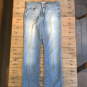 Levi’s 505 Straight Leg Jeans Medium Wash Size 8L *tag says 8 M see measurement